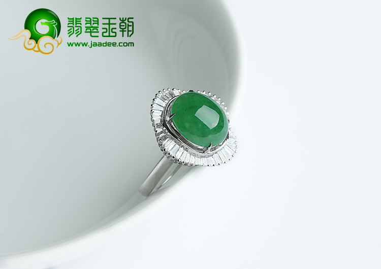 （超值推荐）冰种阳绿镶白金戒指