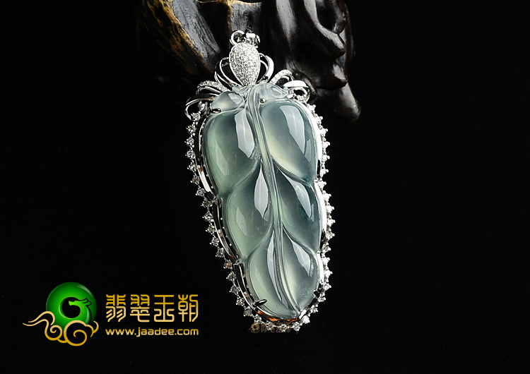 (超值推荐)冰种飘花镶白金金枝玉叶胸坠(真钻)