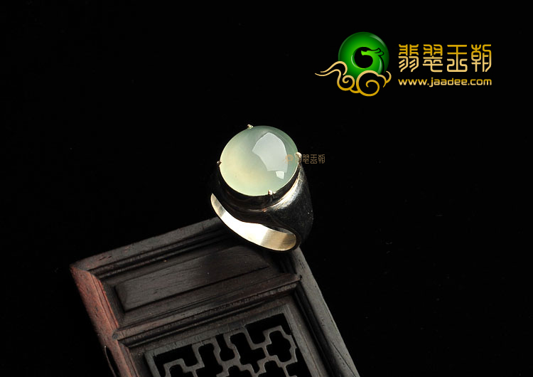 冰玻种淡晴水戒面