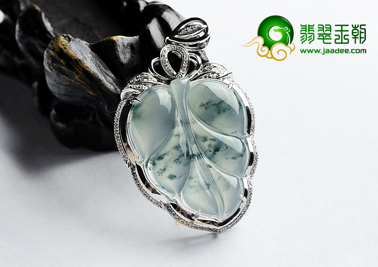 (超值推荐)冰种飘花镶白金金枝玉叶胸坠(真钻)