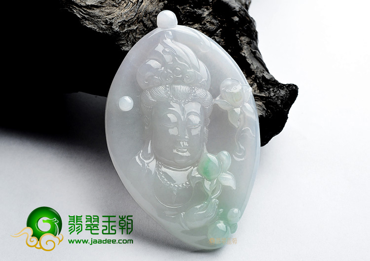(超值推荐)糯冰种略飘翠观音头挂件