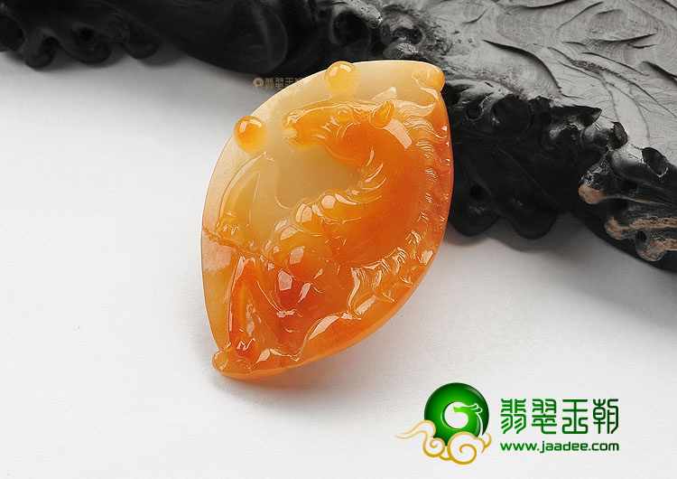(超值推荐)冰种红黄翡马牌挂件