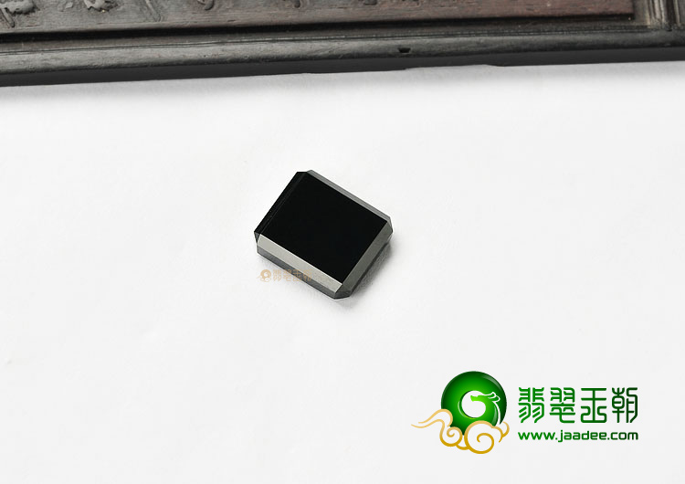 玻璃种墨翠戒面