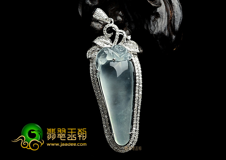 (超值推荐)冰玻种淡晴水镶白金福瓜胸坠(真钻)