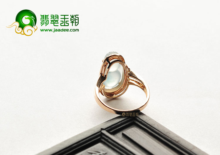 (超值推荐)冰玻种淡晴水飘花镶玫瑰金财豆戒指(真钻)