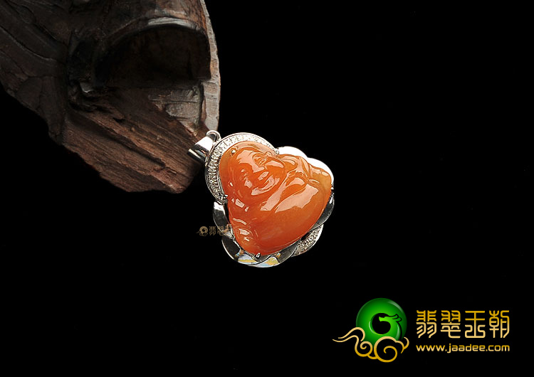 (超值推荐)糯冰种红黄翡镶白金玉佛胸坠(真钻)