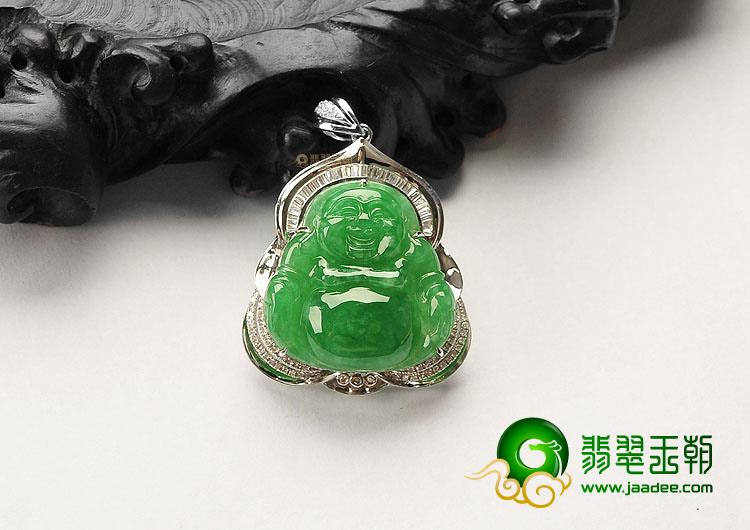 冰种豆色镶白金玉佛胸坠(真钻)