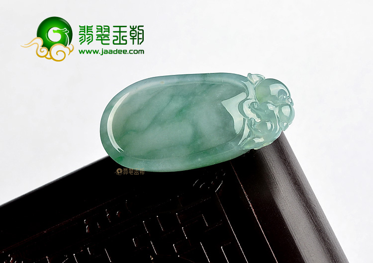 (超值推荐)糯冰种飘翠福瓜挂件