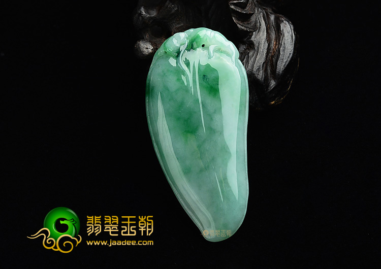 (超值推荐)糯冰种翠色福瓜挂件