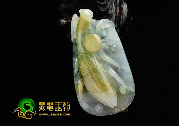 (超值推荐)糯冰种黄翡飘花螳螂挂件