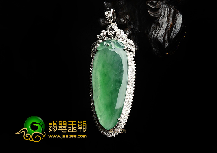 (超值推荐)冰种翠色镶白金福瓜胸坠(真钻)