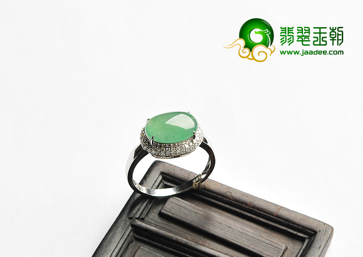 冰种晴水飘翠镶白金钻石戒指