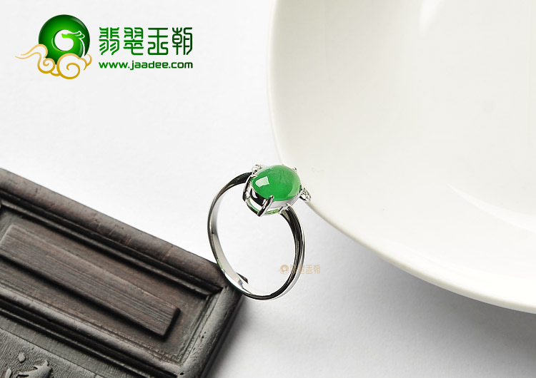 冰种晴水飘翠镶白金钻石戒指