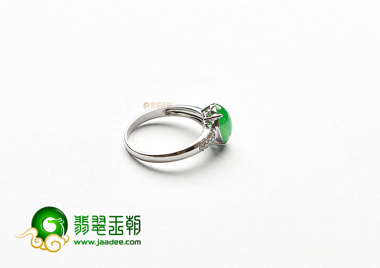 冰种阳绿镶白金钻石戒指