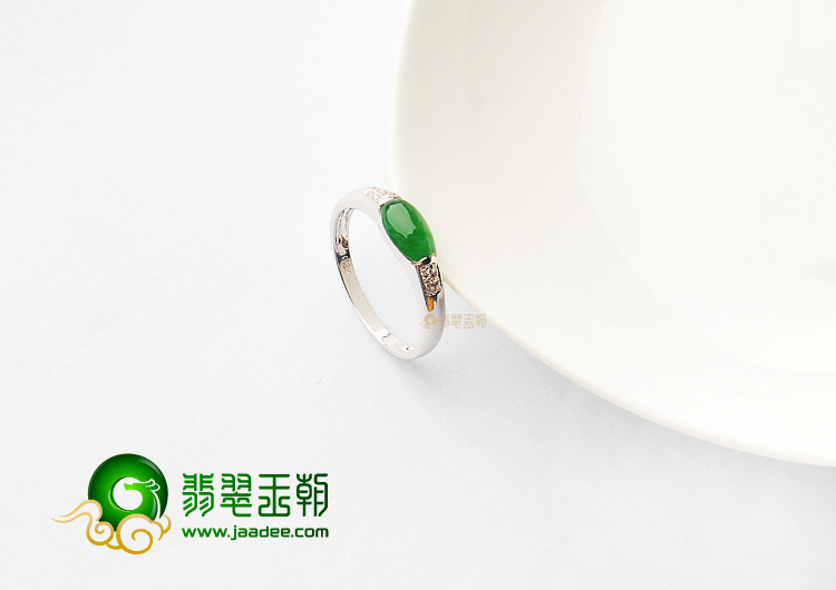 (超值推荐)冰种绿晴水镶白金钻石戒指