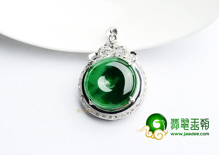 (超值推荐)冰种翠色镶白金平安扣胸坠(真钻)