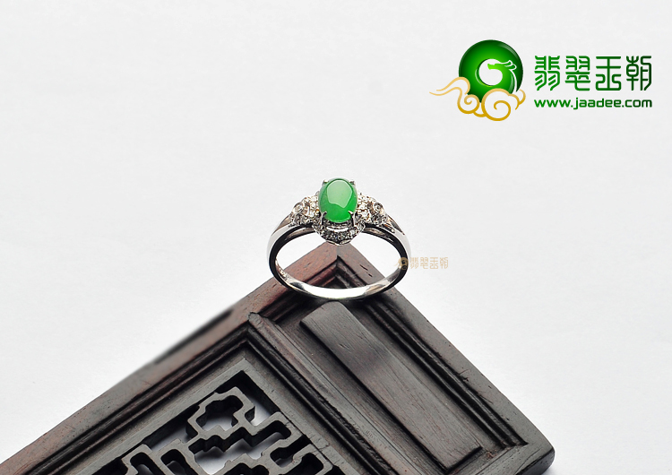 冰种绿晴水镶白金钻石戒指