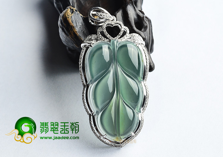 (超值推荐)冰种蓝水镶白金金枝玉叶胸坠(真钻)