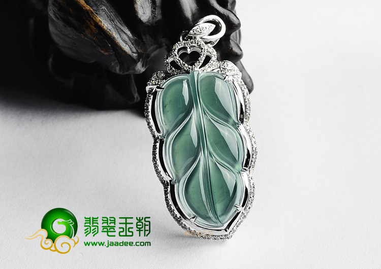 (超值推荐)冰种蓝水镶白金金枝玉叶胸坠(真钻)