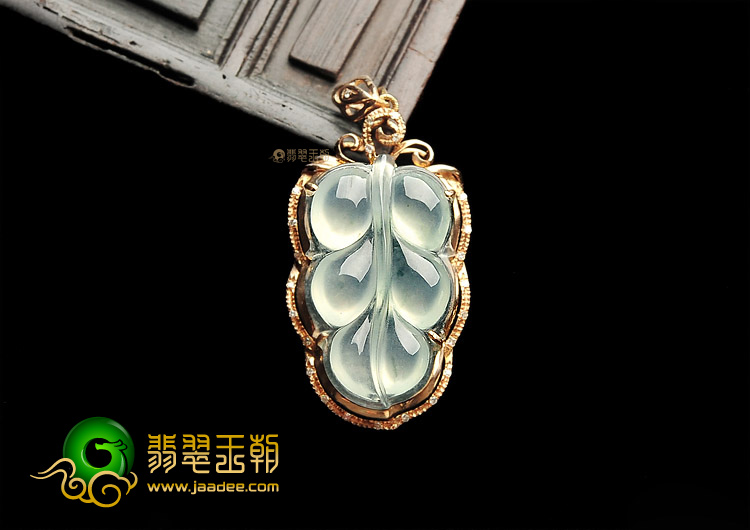 (超值推荐)冰玻种飘花镶玫瑰金钻石金枝玉叶胸坠