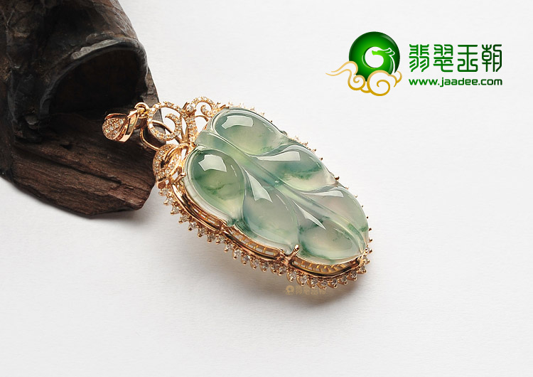 冰玻种飘花镶玫瑰金钻石金枝玉叶胸坠
