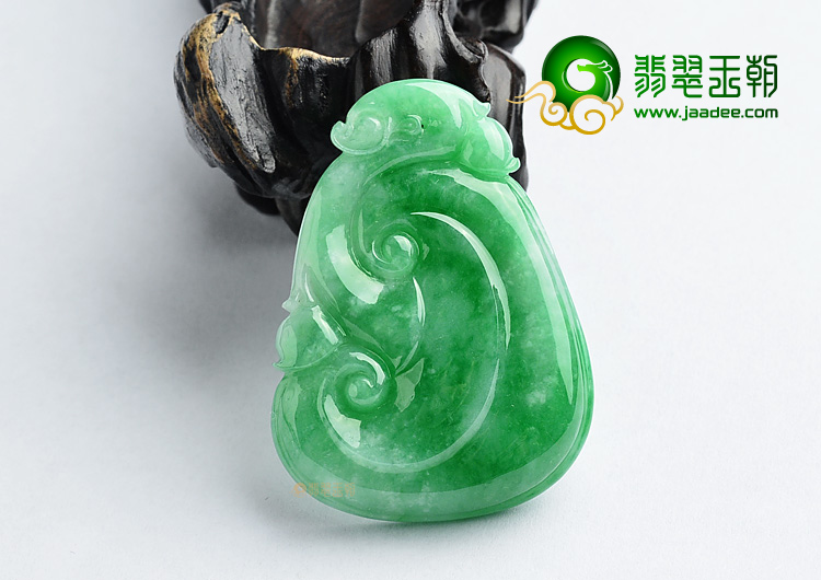 (超值推荐)糯冰种阳绿如意挂件