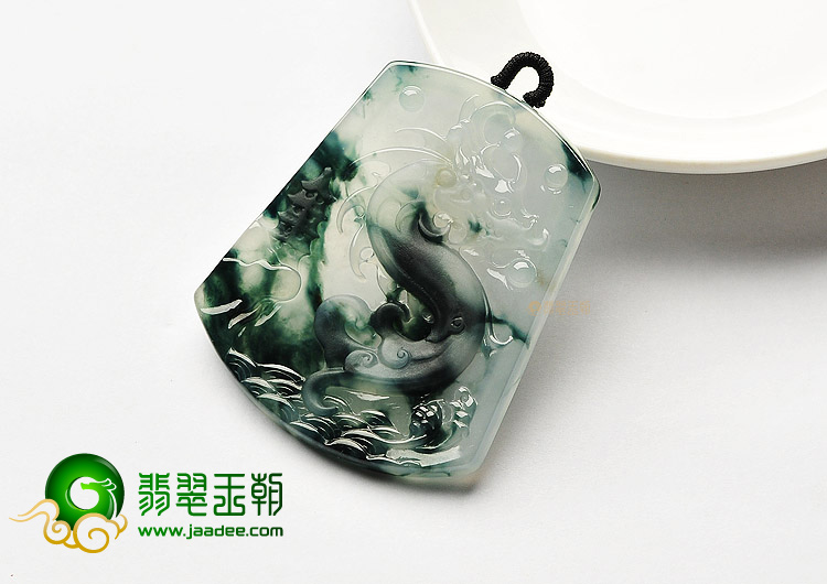 冰种飘花龙牌挂件