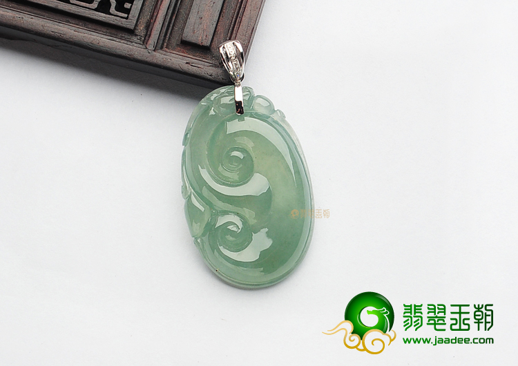 糯冰种晴水如意挂件(金扣真钻)