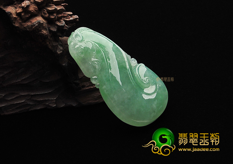 冰种飘翠仿古马挂件