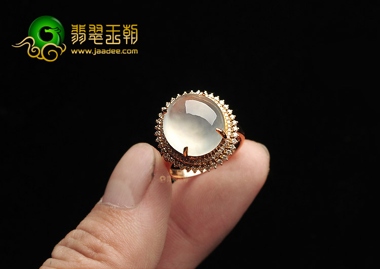 冰玻种无色镶玫瑰金钻石戒指