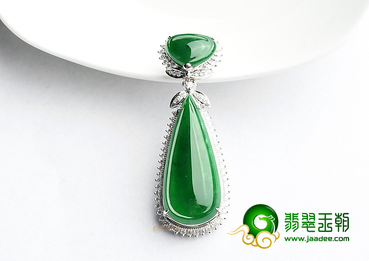 (超值推荐)冰种阳绿镶白金水滴胸坠(真钻)
