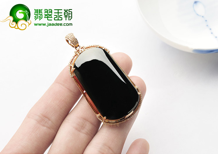 (超值推荐)玻璃种墨翠镶玫瑰金钻石胸坠