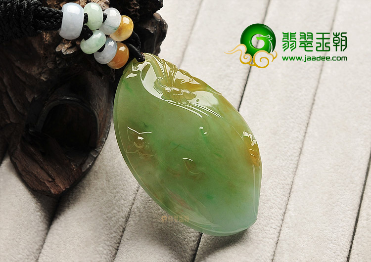 冰种飘花蝶舞挂件