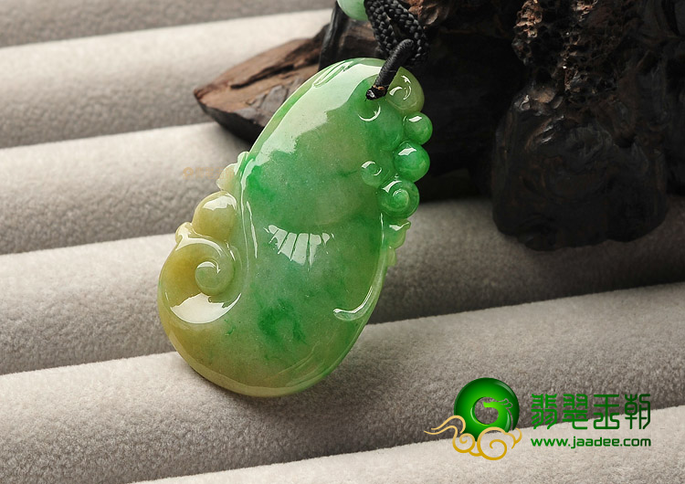 糯冰种黄加绿如意挂件
