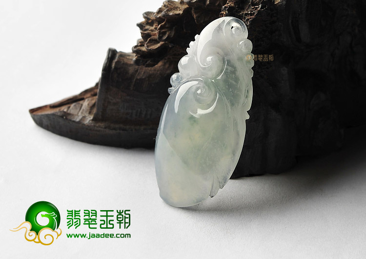 冰种略飘花如意挂件