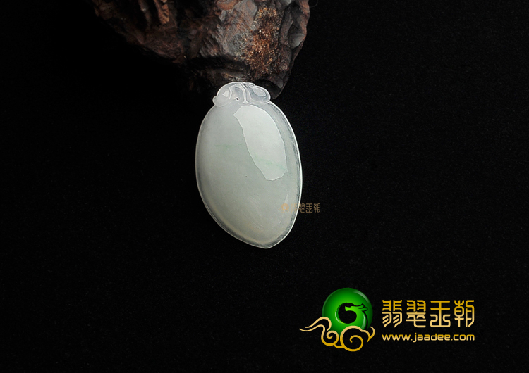 冰种略飘花福瓜挂件