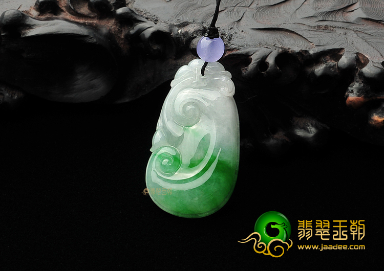 糯冰种飘阳绿如意挂件