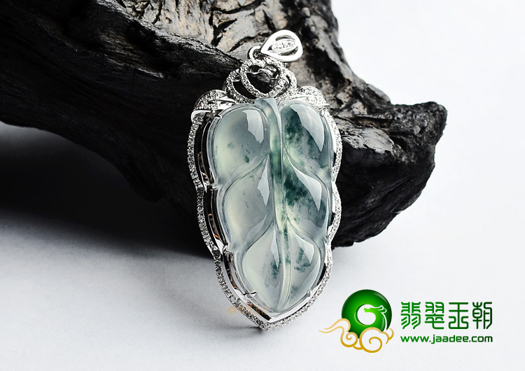 (超值推荐)冰玻种飘花镶白金金枝玉叶胸坠(真钻)