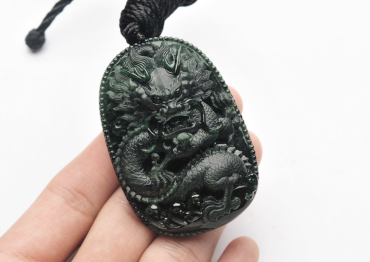 (超值推荐)冰种墨翠龙牌挂件