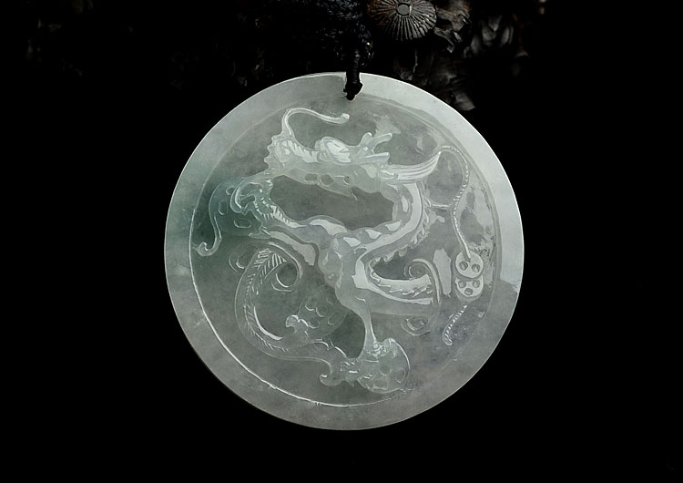糯冰种飘花龙牌挂件