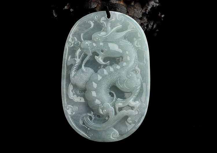 糯冰种晴水龙牌挂件