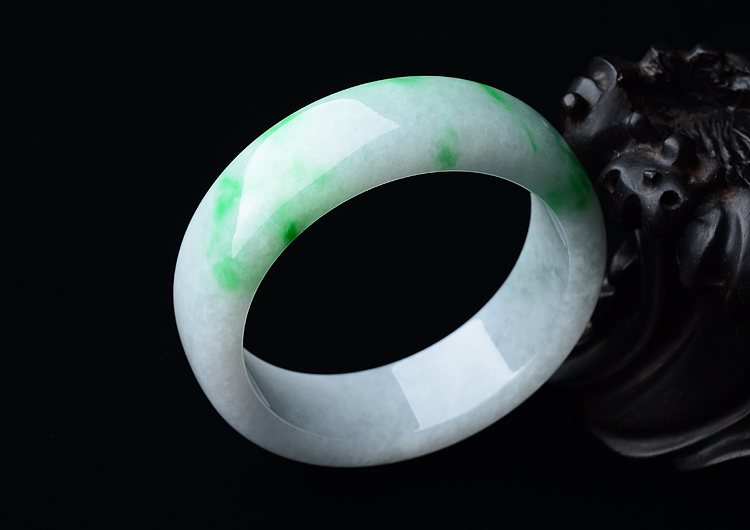 (超值推荐)糯冰种飘阳绿方镯（60.5mm）