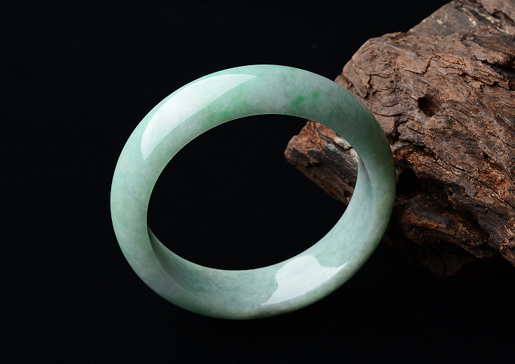 糯冰种飘翠手镯（53mm）