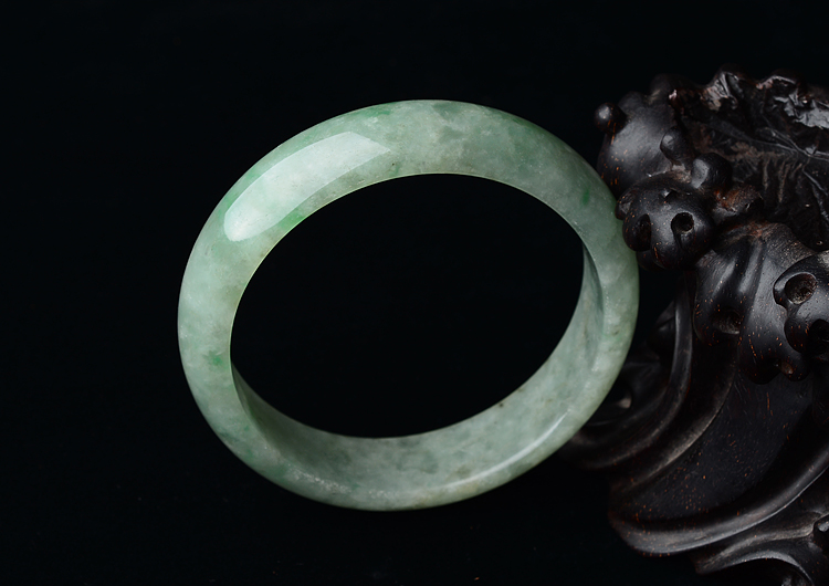 糯冰种飘翠手镯（57mm）