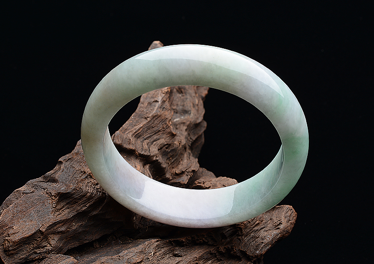 糯冰种春带彩手镯（57.6mm）