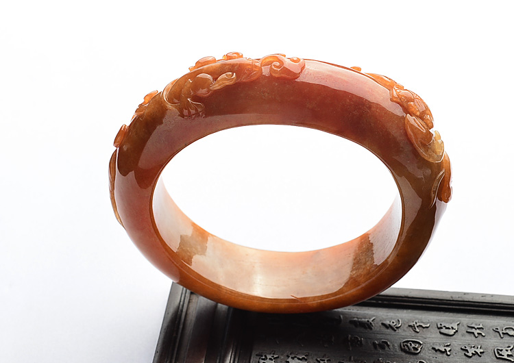 (超值推荐)糯冰种红黄翡贵妃手镯(56.9mm-53.2mm)