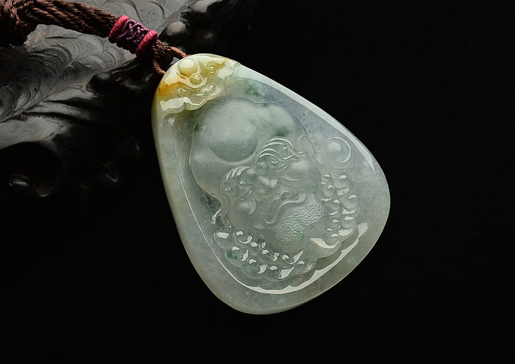 冰种飘花略带黄翡达摩挂件