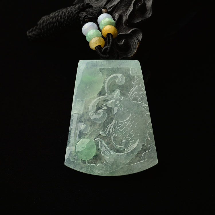 冰种晴水年年有余挂件