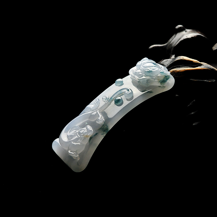 糯冰种飘花龙钩挂件