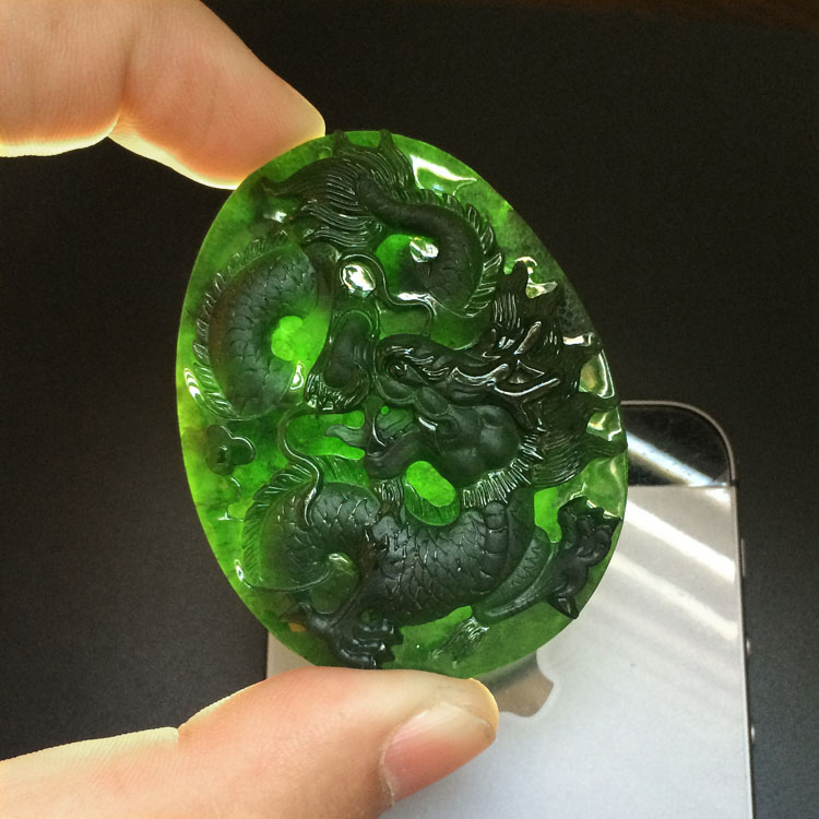 冰种墨翠龙牌挂件